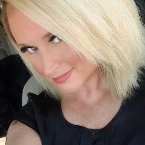 Meet your Posher, Carisa